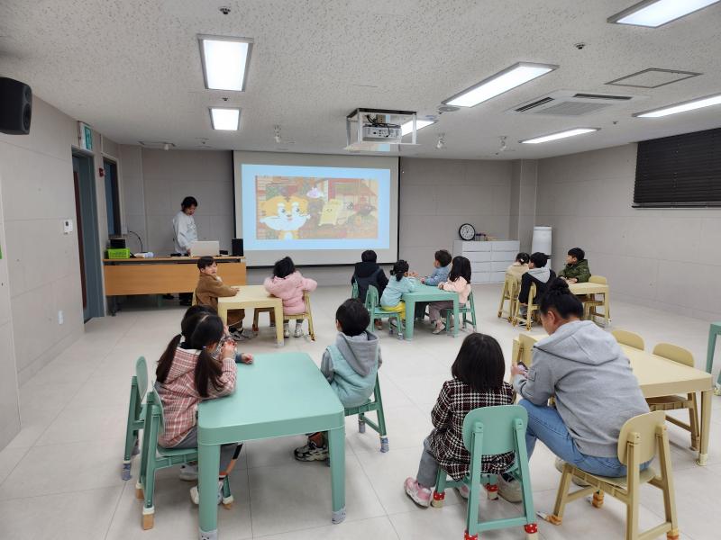 [송암미술관] 유아 단체 교육 <반짝반짝미술관> 3월 19일 오후 교육 활동사진_1