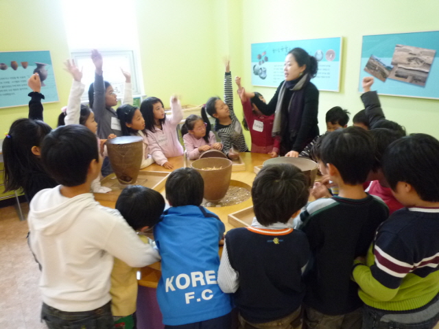 겨울방학 교육프로그램 천연비누로 만나는 선사시대 (1월 11일 오전)썸네일