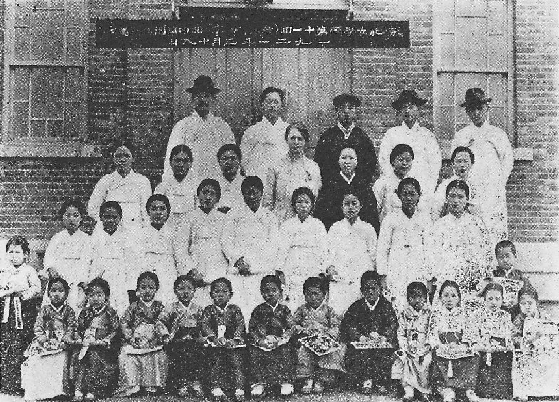 영화여학교 졸업생과 부속유치원(1921)_1