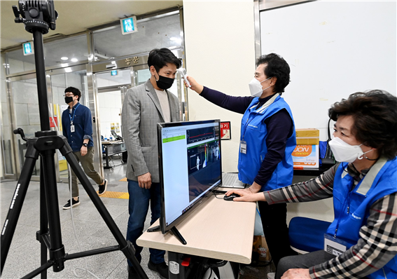 인천시, 어르신 공공기관 코로나19 방역지킴이 확대