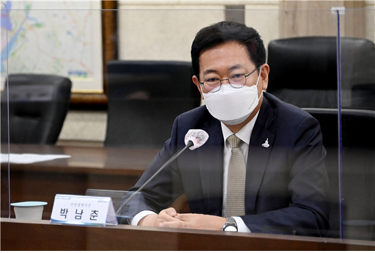 인천시, 제2기 인권위원 위촉... 실효적 인권정책 수립 지원