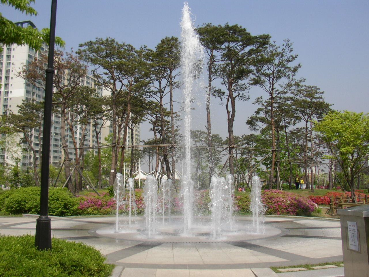 물놀이형 수경시설 사진(바닥분수)