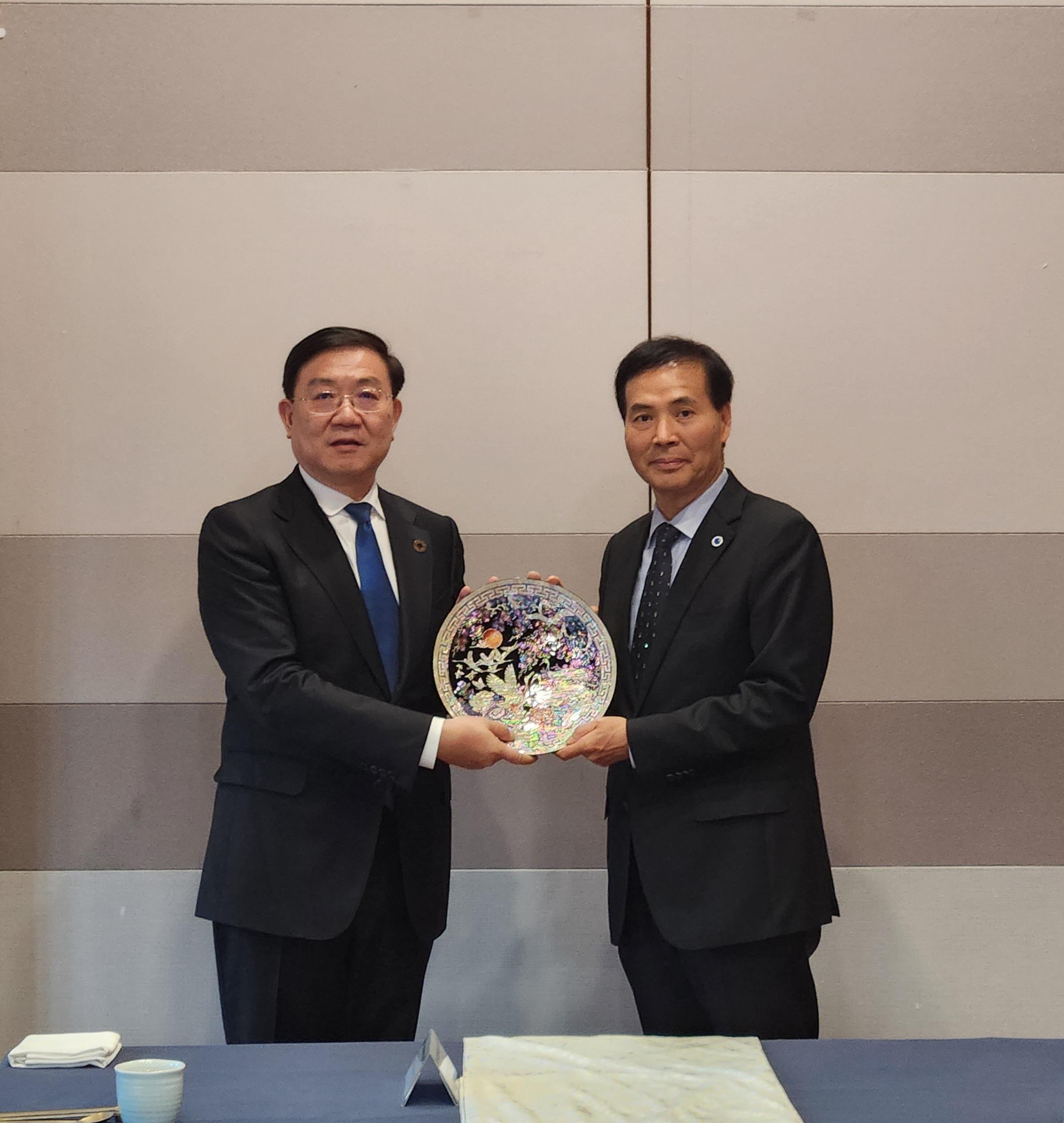 관련 사진