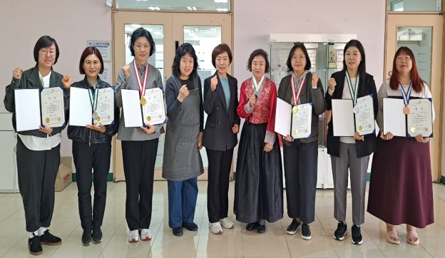 한복 및 의상디자인 수상자 사진