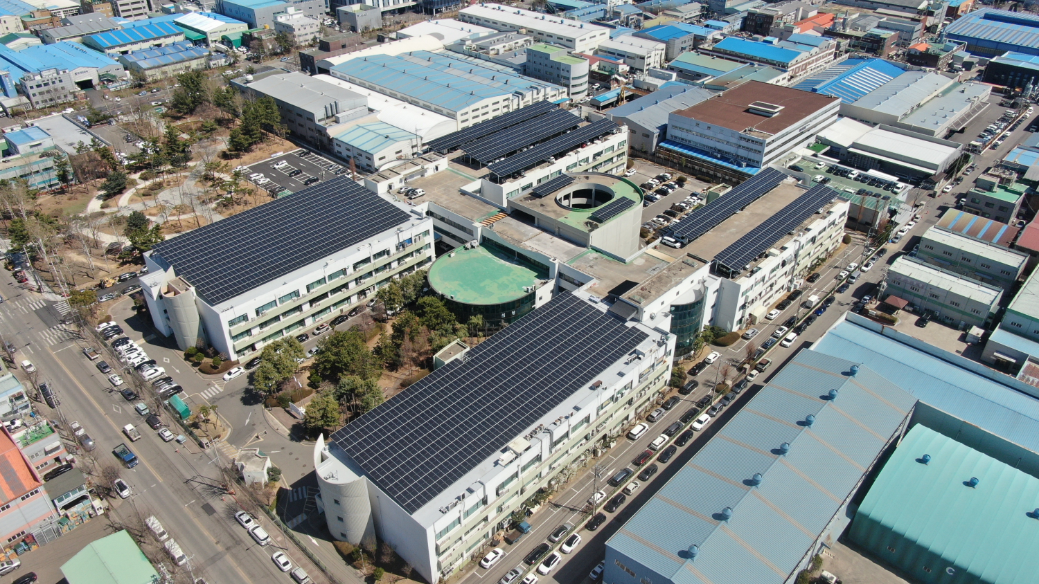 남동산단 ‘공공’ 태양광발전소 구축현황 구축지 (남동지식산업센터, 1,202kW)
