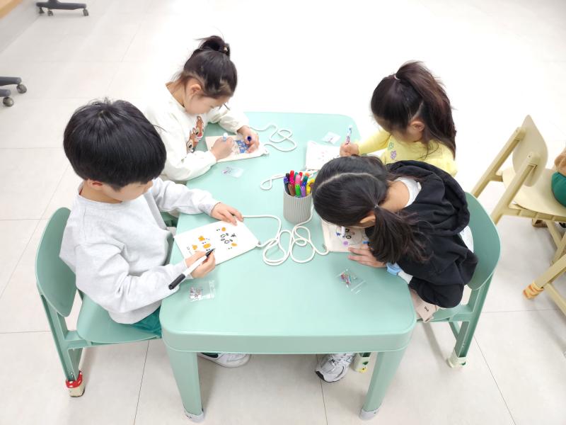 [송암미술관] 유아 단체 교육 <반짝반짝미술관> 3월 22일 오전 교육 활동사진썸네일