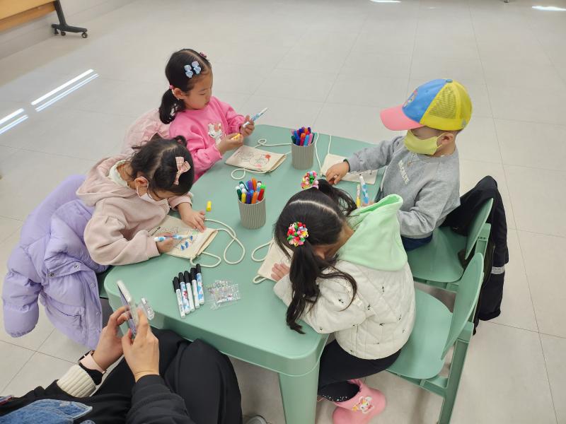 [송암미술관] 유아 단체 교육 <반짝반짝미술관> 3월 26일 오후 교육 활동사진썸네일