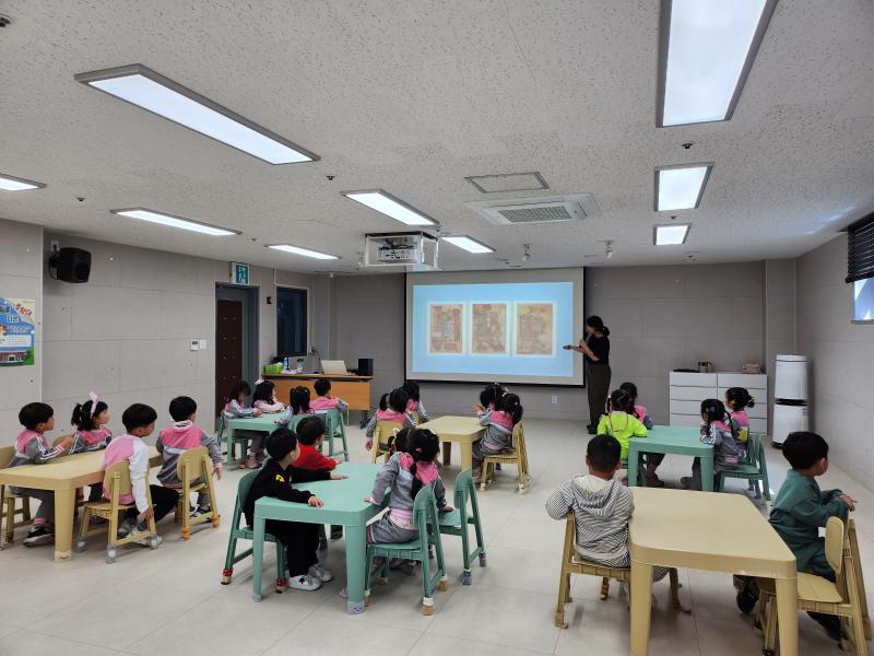 [송암미술관] 유아 단체 교육 <반짝반짝미술관> 4월 12일 오후 교육 활동사진_1