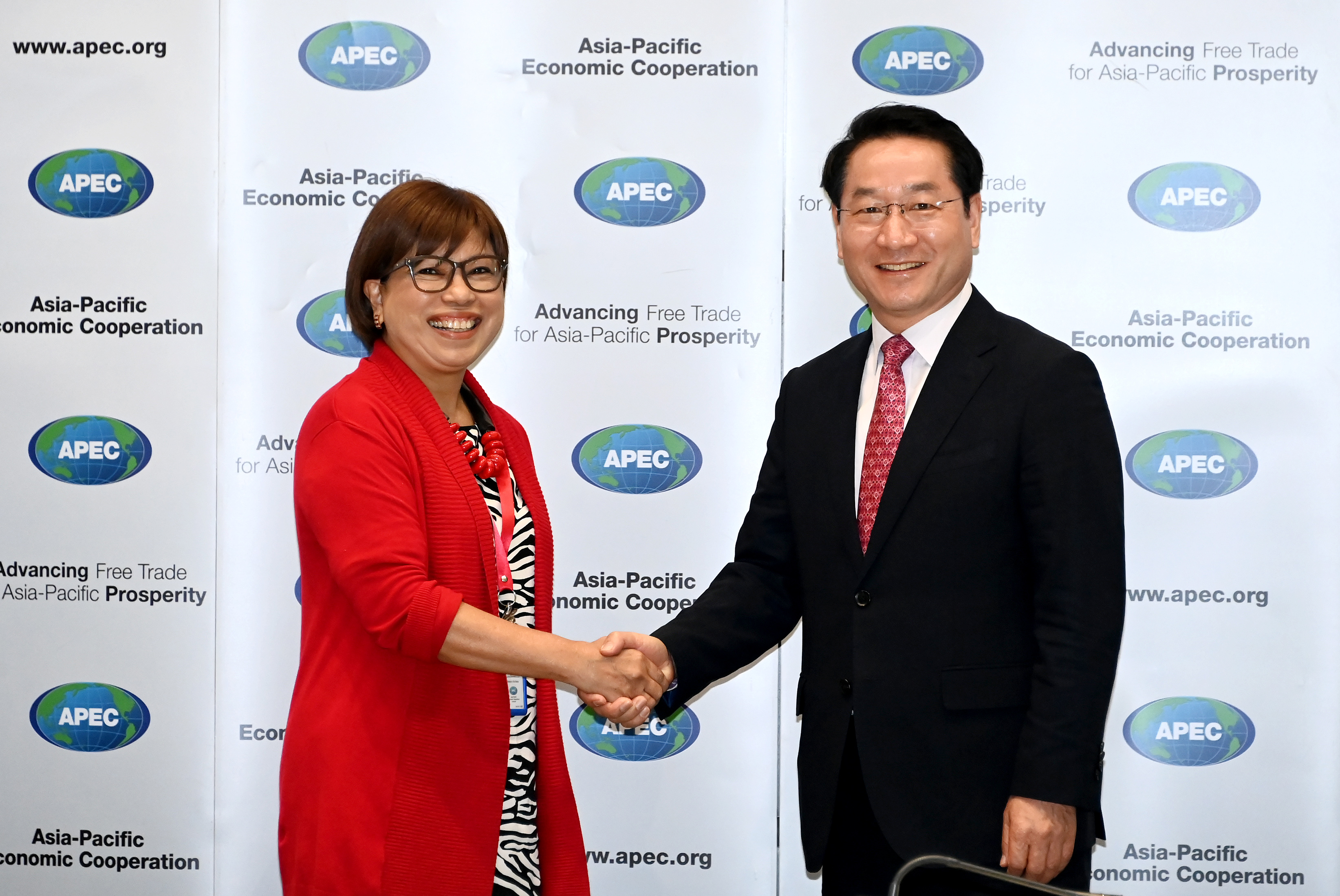 유정복 시장, 2025 APEC 인천 유치 선봉에 서 관련 이미지