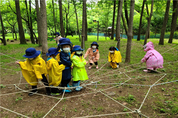 유아숲 체험 운영 프로그램 참여사진