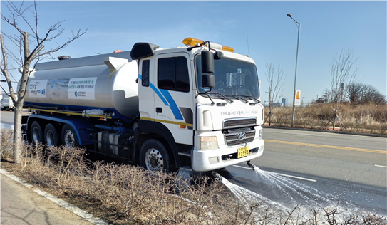 인천시, 분진흡입하는 도로 청소차 투입해 미세먼지 줄인다 관련 이미지
