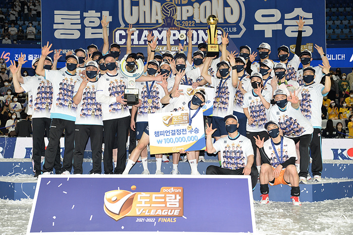 인천 대한항공 점보스, 2021-22 V리그 2년 연속 통합우승