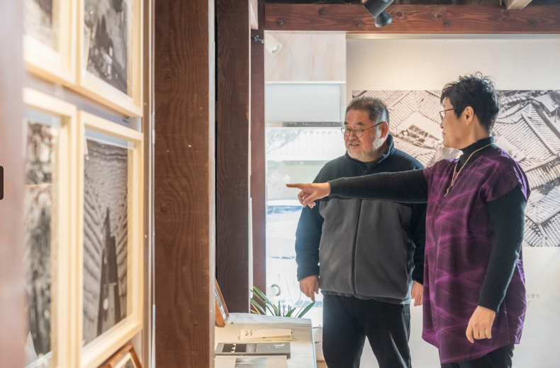 管洞画廊柳银珪、户田郁子