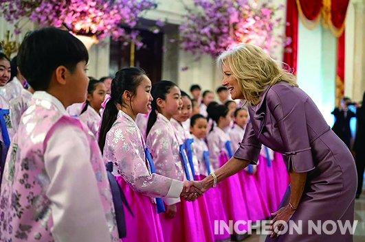 <Dr. Jill Biden(First Lady) and New Jersey Cjildren's Choir>