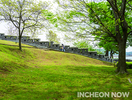 [I-DENTITY]  Finding a Piece of Peace in Incheon