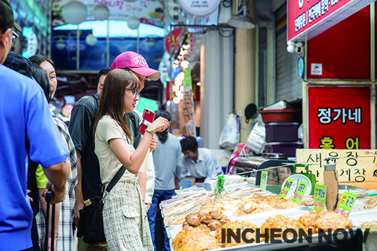 [Incheon Life] INTO THE SCENE OF CHUSEOK, EYES OF THE WORLD DISCOVER THE TRADITIONAL MARKETS IN INCHEON