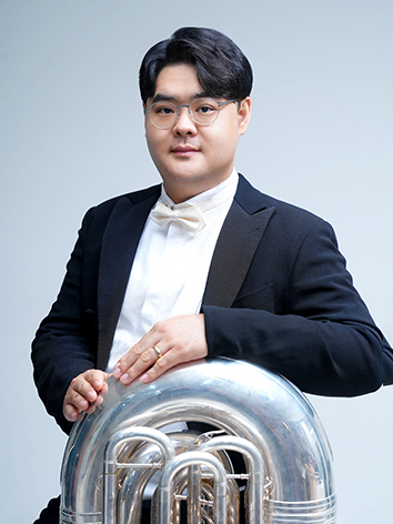 튜바 상임단원 사진