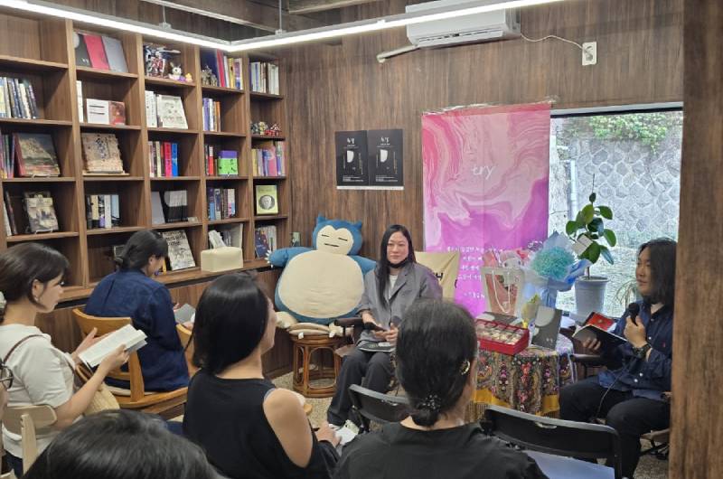 도서전_알발리-흰달_동네책방책담회(25.09.06)