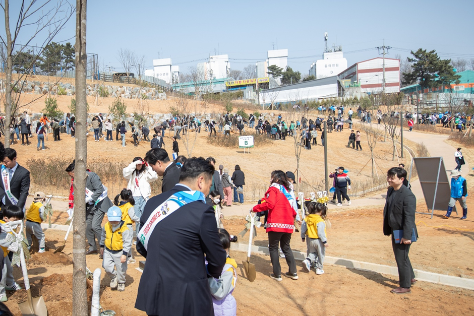 Incheon City Exceeds ‘30 Million Tree Planting’ Goal by 122%