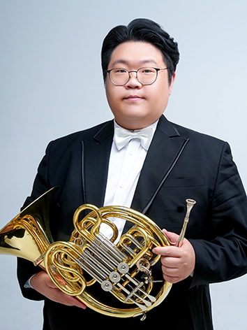 김호동 호른제1차석단원 사진