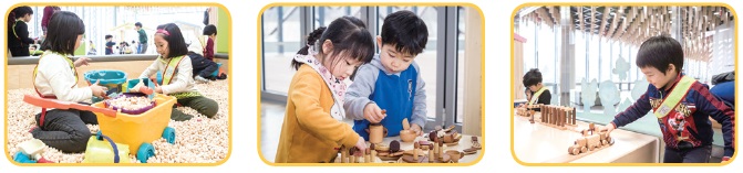 구름나무 놀이터에서 노는 아이들의 모습